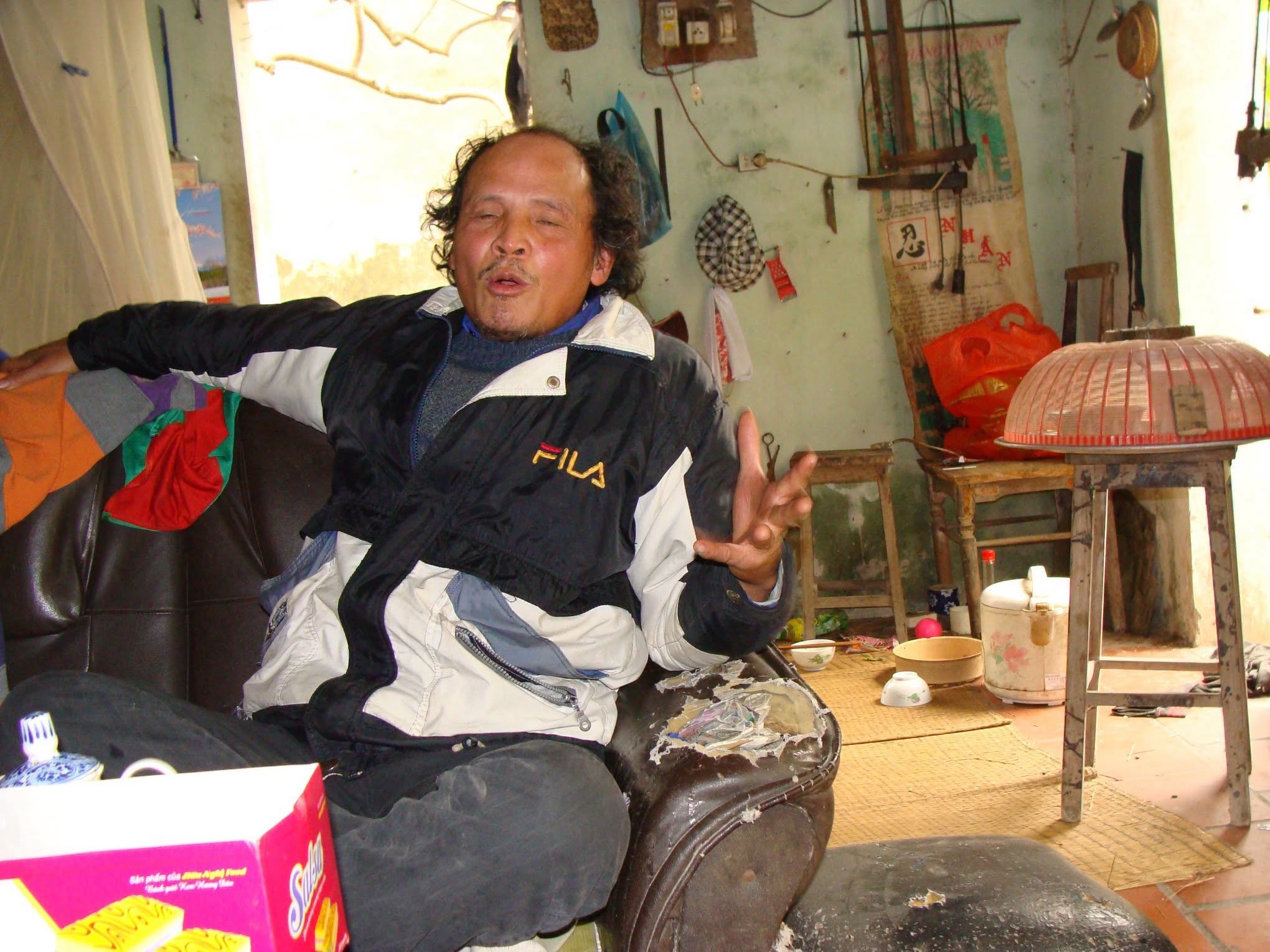Nhà Thơ 16 Vợ - Phần 9: Chuyện tình sét đánh với cô gái đẹp như diễn viên điện ảnh 1 nha tho 16 vo phan 9