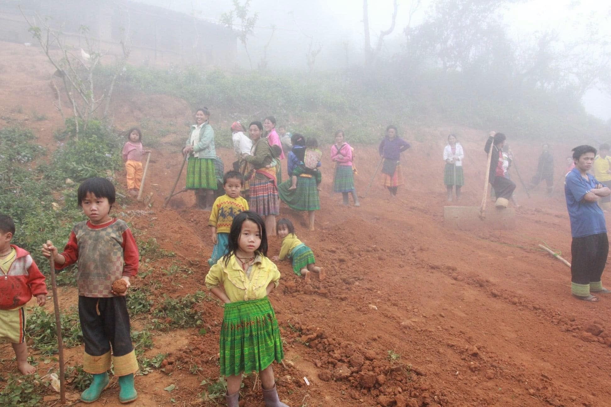 Thiên đường của tôi: Tìm bình yên giữa những bản Mông xa xôi 2 tim binh yen giua ban mong xa xoi pham ngoc duong 2